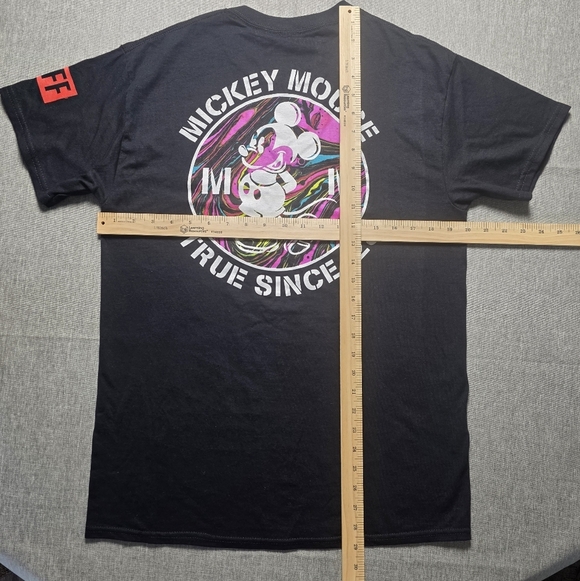 Cool Collaboration Alert: Disney x Neff Mickey Mouse T-Shirt! Men's Size M - Picture 2 of 5
